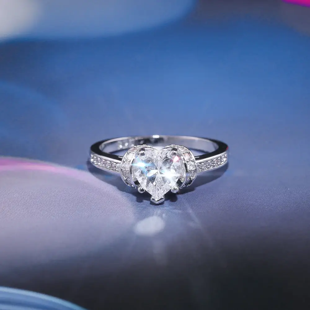 

Роскошное обручальное кольцо, размер 18