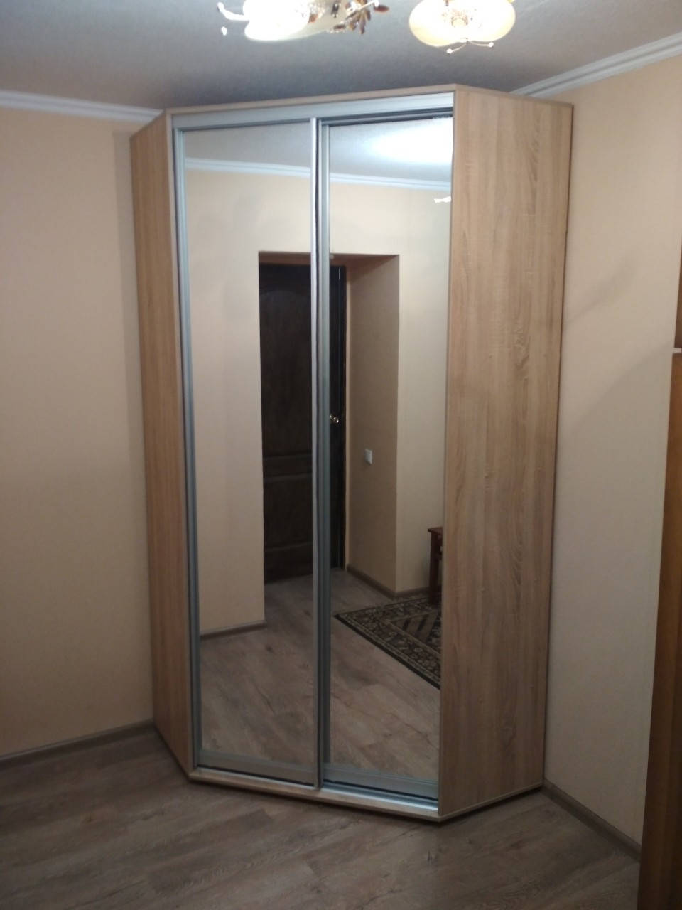 

Шкаф купе угловой 1100х1100х2400 Влаби купить в Украине