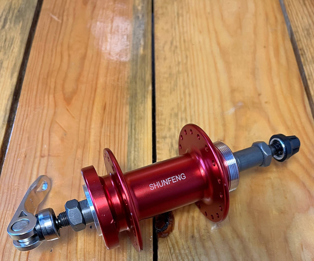 

Втулка задняя Shunfeng 36H под трещотку на пром. подшипниках цвета