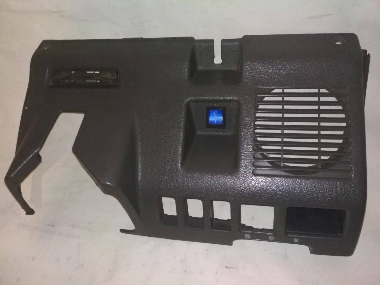 

Накладка торпеды салона нижняя mazda 626 GD 1987-91