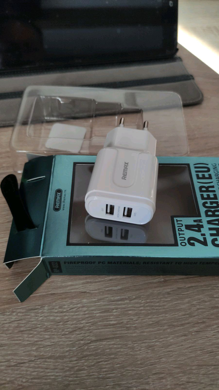 

Блок живлення на 2 юсб порта зарядний адаптер 2.4 А Remax Rp-U22, Белый