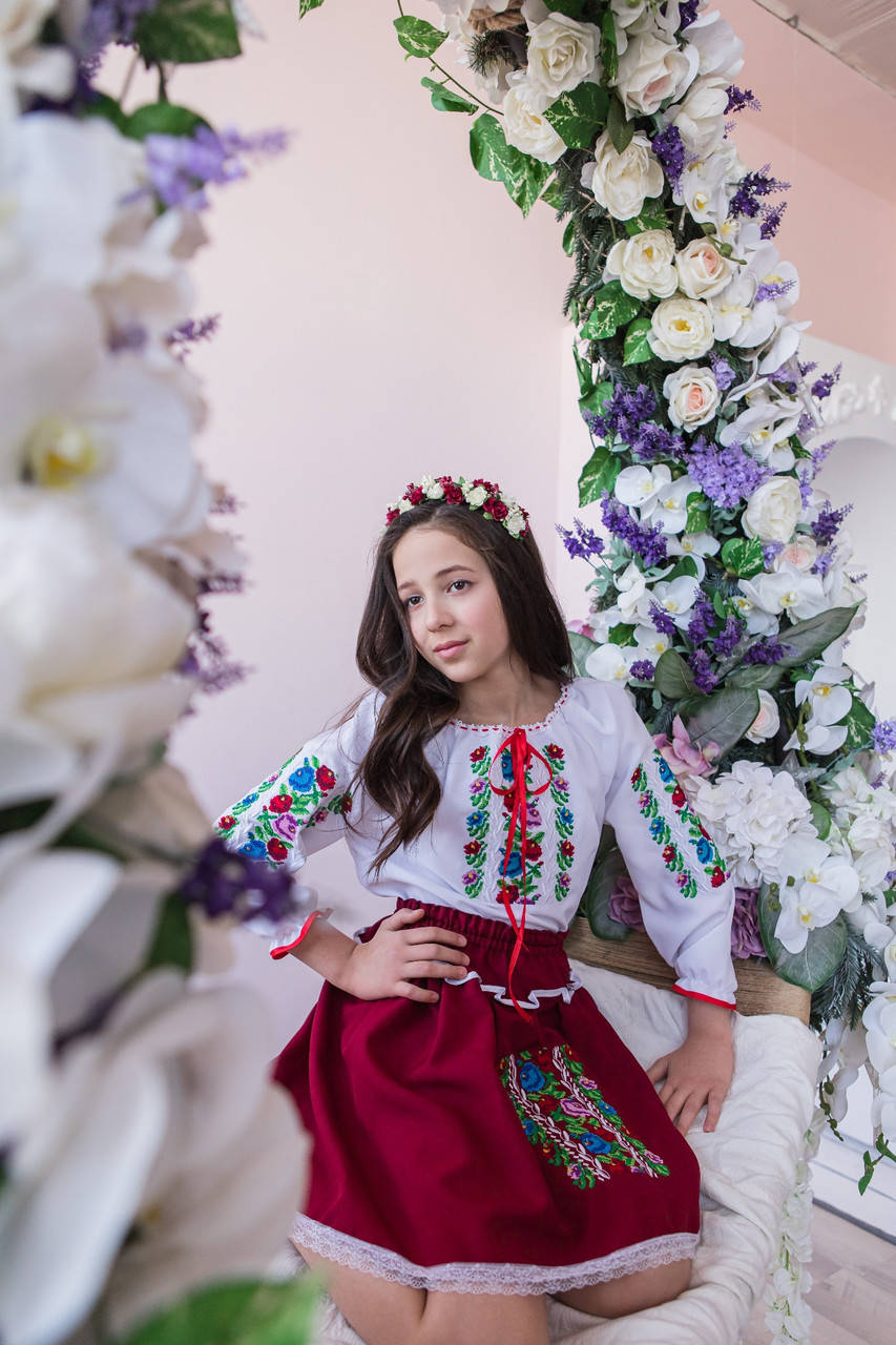 

Вишитий костюм для дівчинки Барви блузка та спідниця бордовий