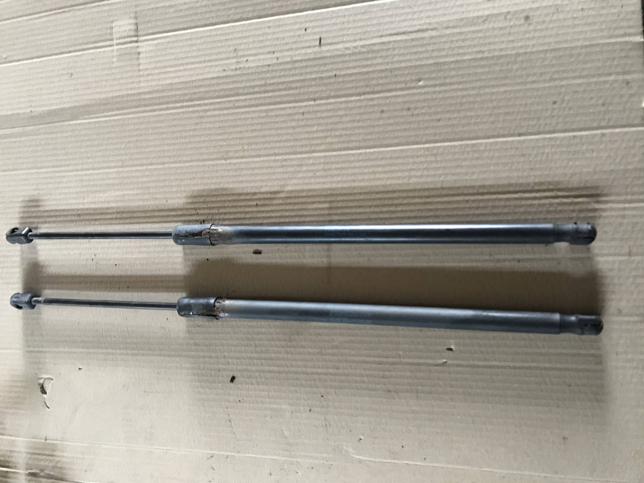 

3t982755001s Амортизаторы крышки багажника Skoda Superb Шкода Суперб 2011