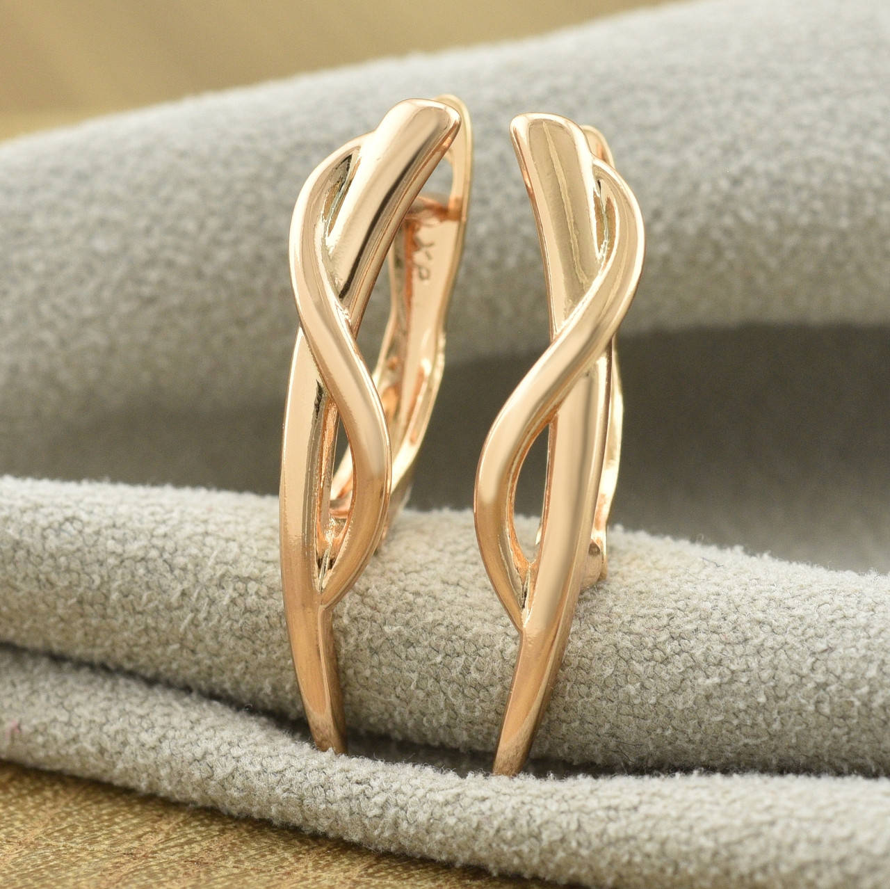 

Серьги Xuping 31655 размер 24х4 мм вес 2.3 г позолота 18К