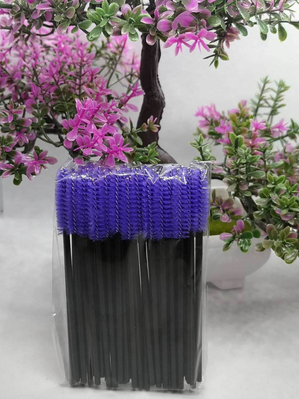 

Щеточки для ресниц и бровей фиолетовые 50шт