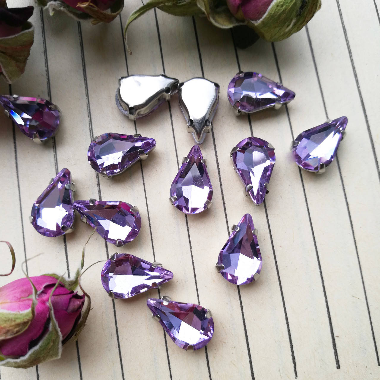 

Стрази в цапах, крапля 8*13 мм, колір Light Purple