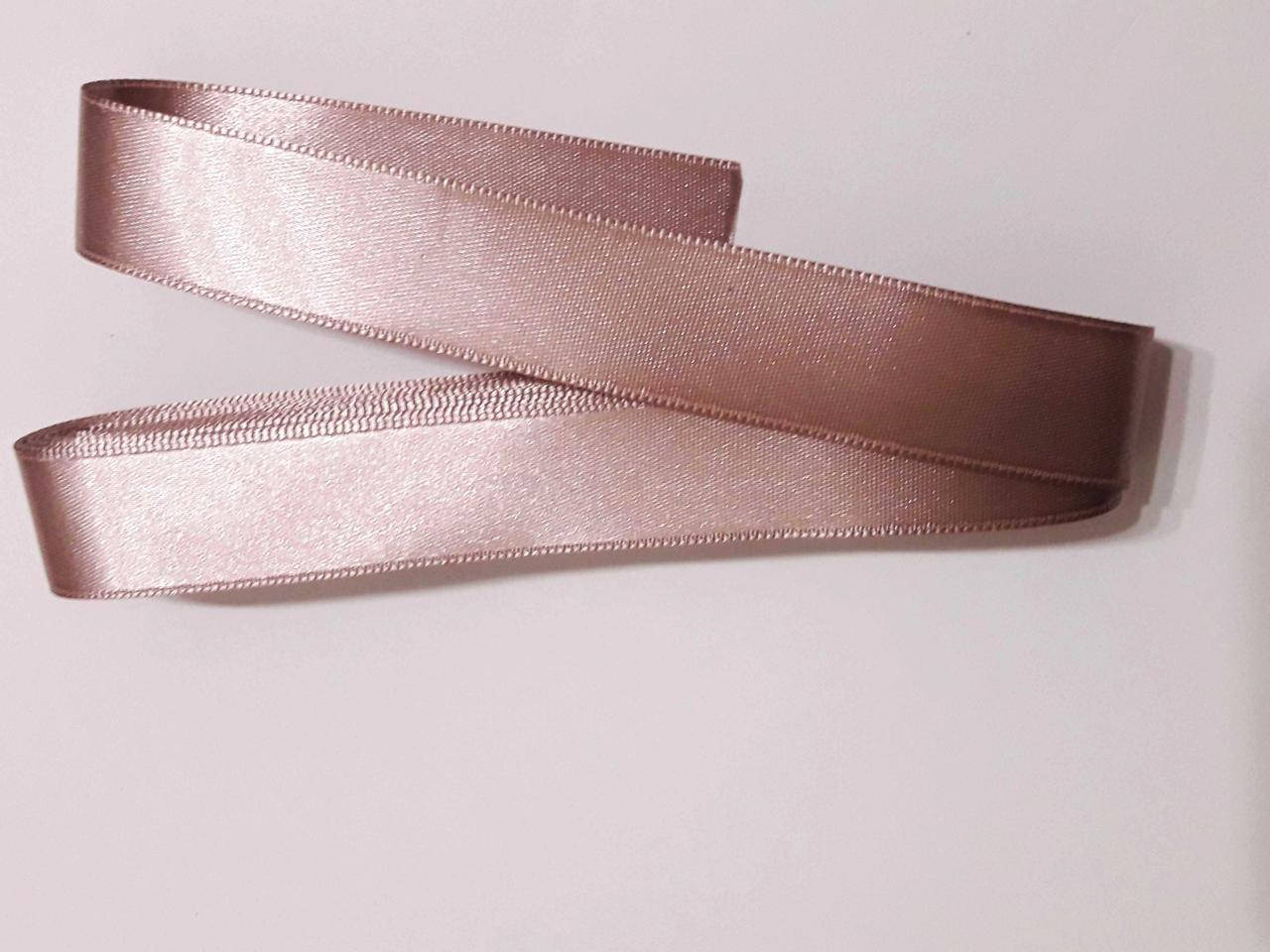 

Лента атласная двухсторонняя 2 см ( 10 метров) бежево-рожево-лилова Н026, Пыльная роза