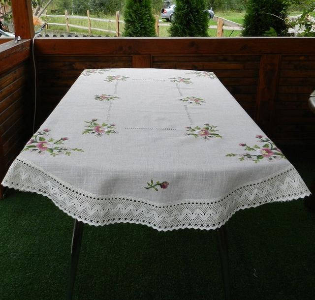 

Скатертина вишита гладдю ручної роботи розміри в наявності 180*140, Серый