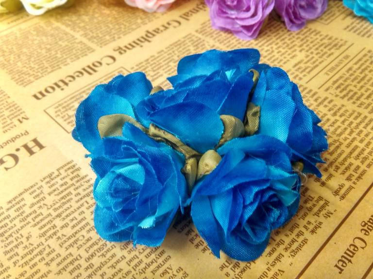 

Роза крупная. Сатин. Букет 6 штук. Цвет синий