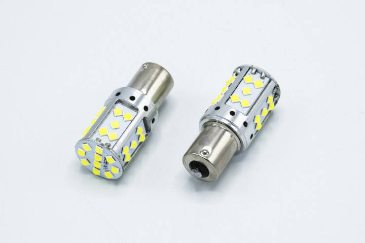 

Автомобильная LED лампа белая в задний ход, Очень яркая led с цоколем 1156 (P21W) (BA15S)1000lm