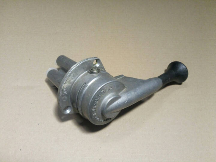 

Кран тормозной обратного действия (ручник) КАМАЗ, МАЗ, КрАЗ (3-х выход.) (пр-во ПААЗ) 100-3537010