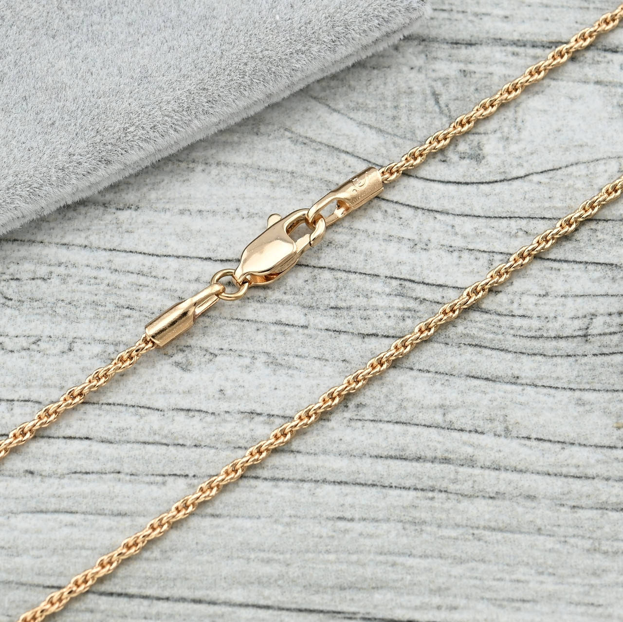 

Цепочка Золотая веревочка 36280 ширина 1.5 мм позолота 18К длина 45