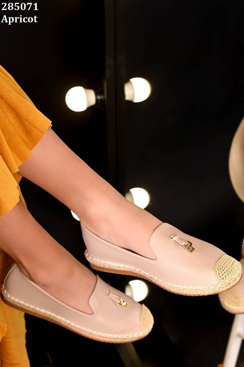 

Модные женские балетки, еспадрильи бежевого цвета !