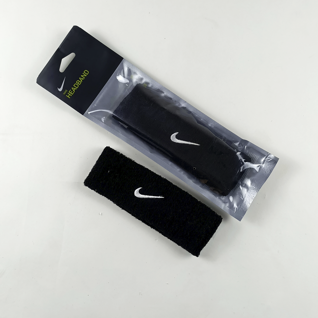 

Повязка Nike Swoosh Headband Black черная, Черный
