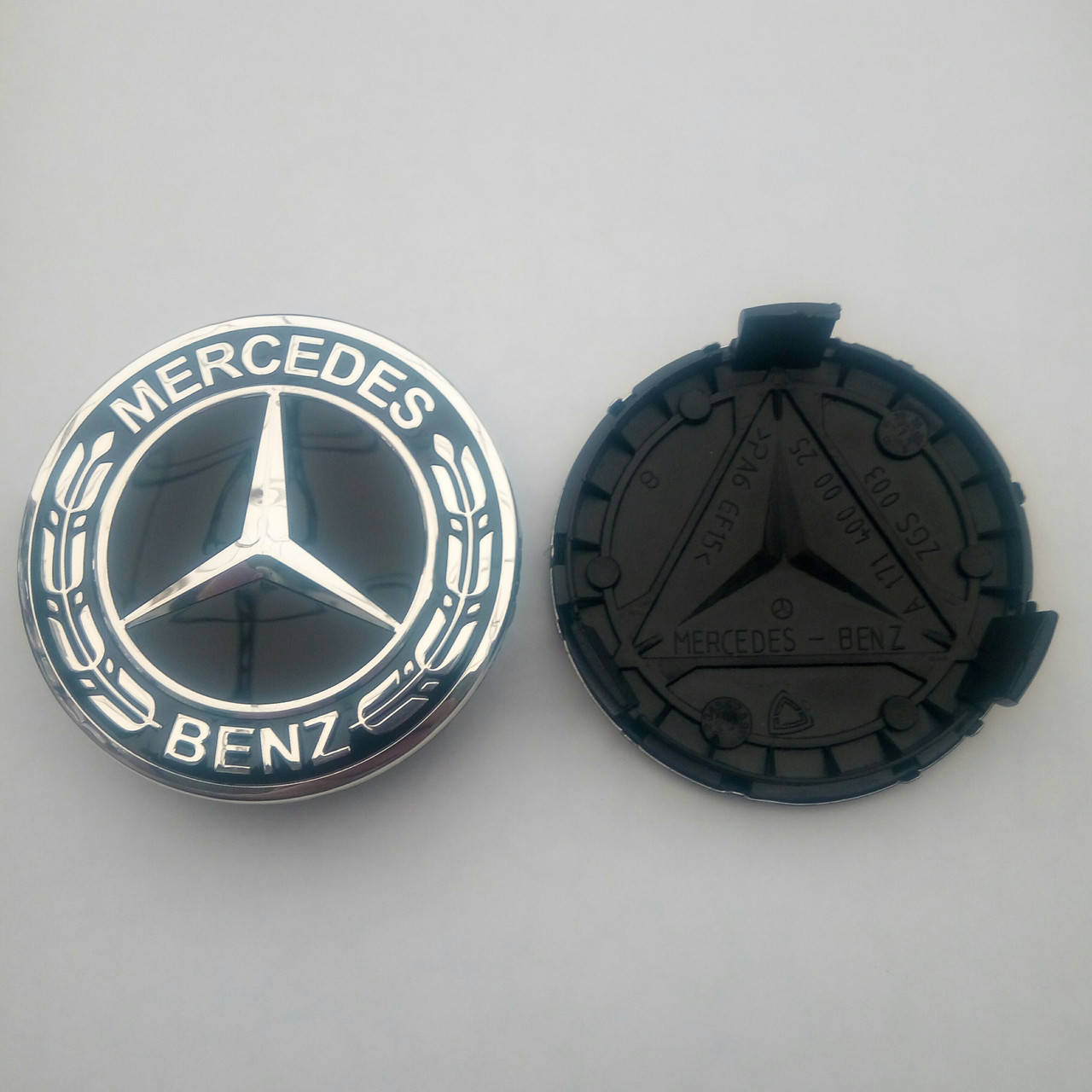 

Колпачок в диск Mercedes Benz черный 70-75 мм