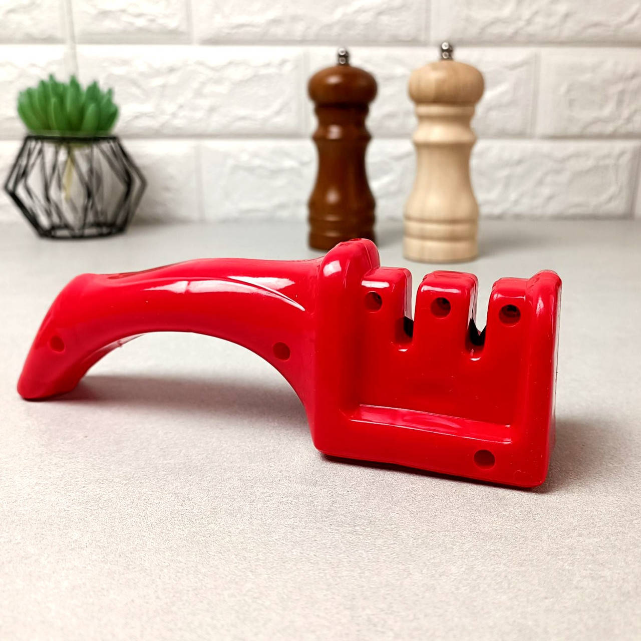 

Точилка для ножей двойная пластиковая 18.5*5*6 см , ножеточка