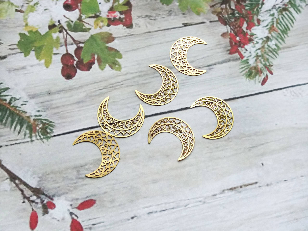 

Филигрань луна под золото 2*1,7 см