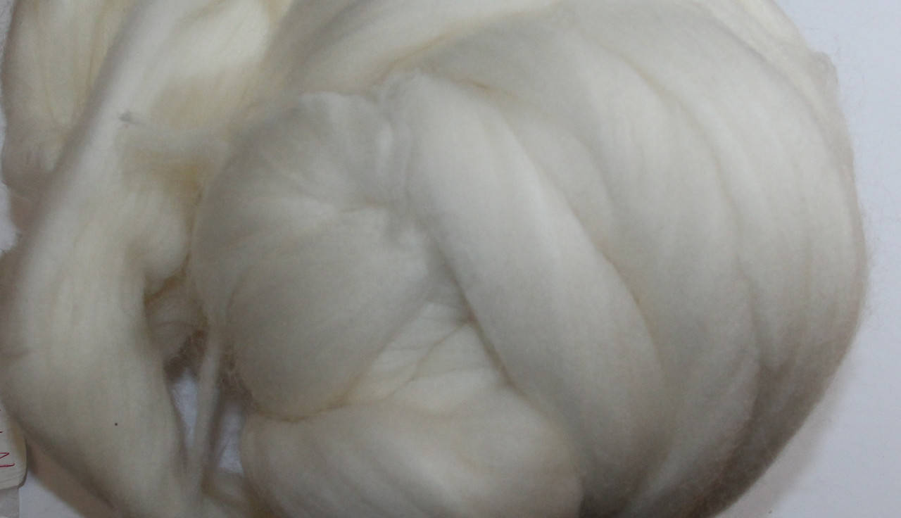 

Шерсть для валяния в ленте. Меринос, 21 микрон. Украина. Упаковка 10 грамм. № 14, Белый