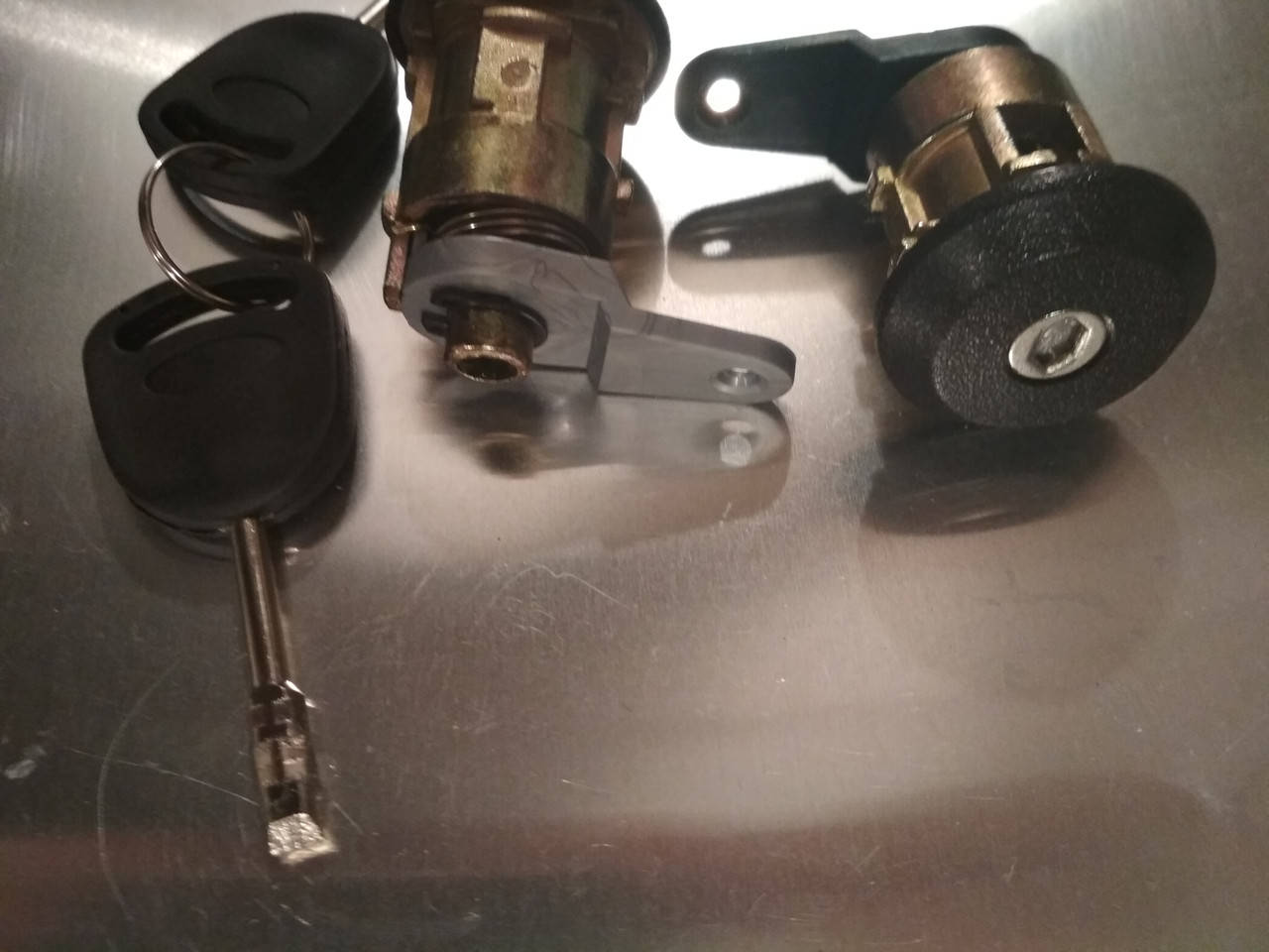 

Ford Orion вставки в замки двери сердцевины личинки с ключами 1022636