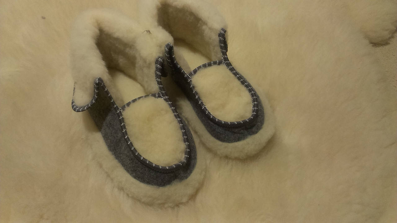 

Чуни-галошы из натуральной овчины на резиновой подошве 42-43