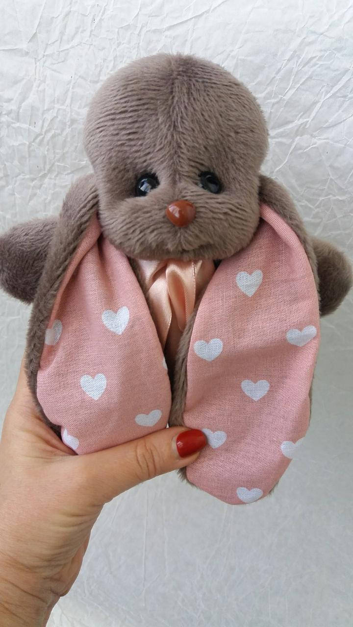 

Шоколадный заяц ушастик Биг с ленточкой на выбор ручной работы (ушки разные) Сердечки на розовом, Шоколад