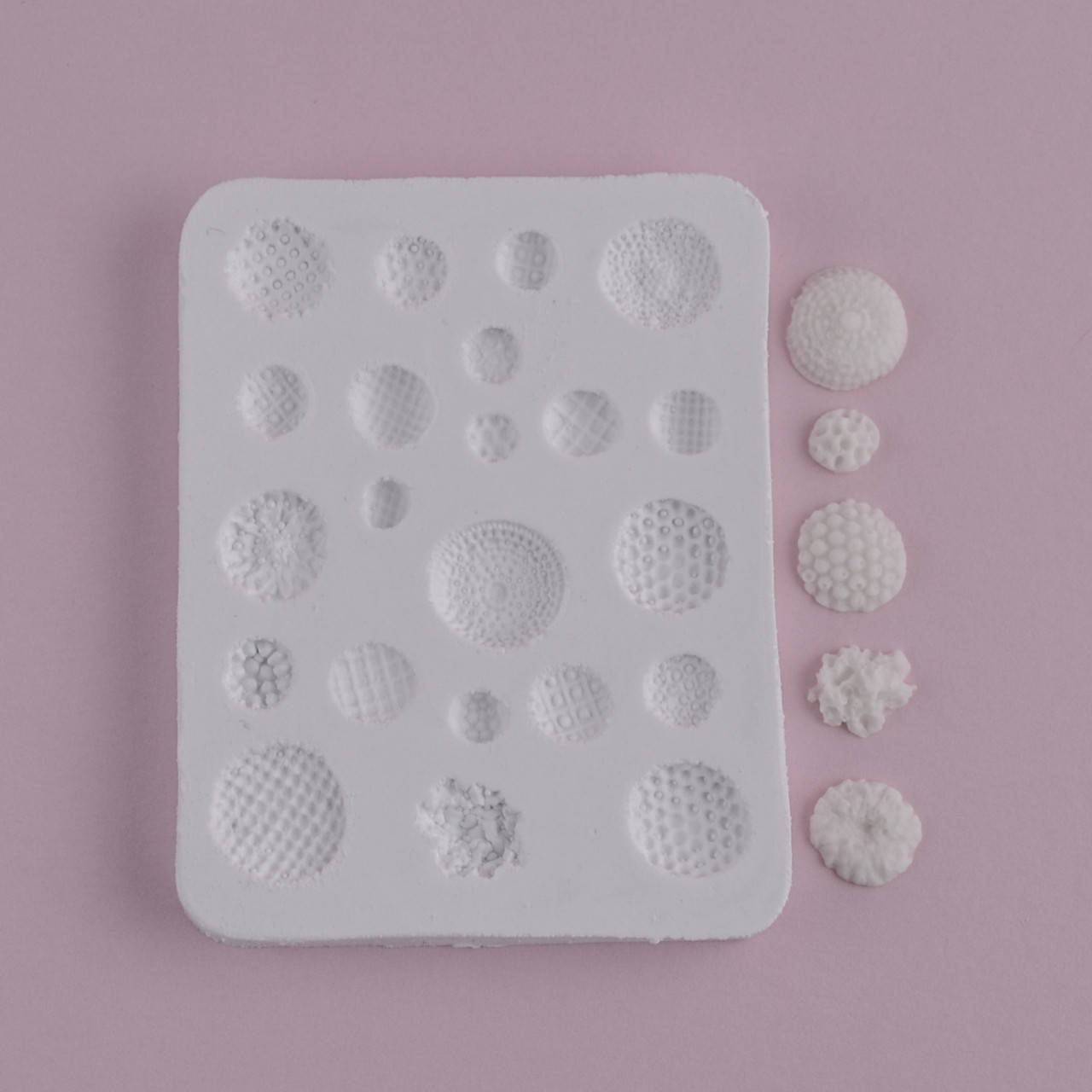 

Силиконовый молд Серединки цветов 7.7х7.7 см