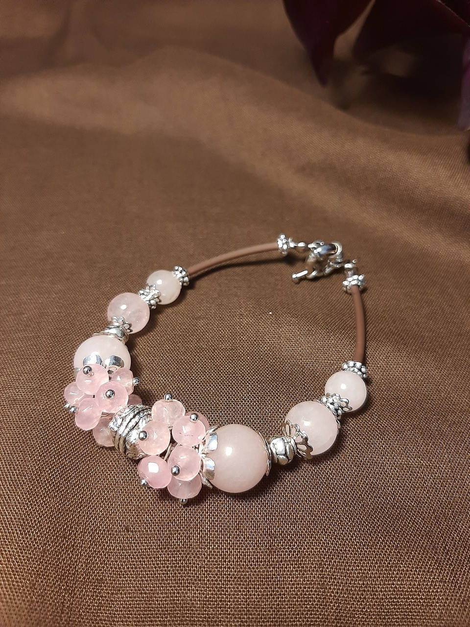 

РОЗОВЫЕ ГРЕЗЫ, розовый кварц. Браслет из натурального камня
