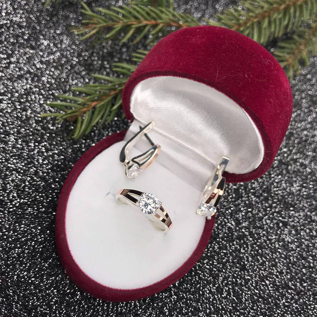 

Шикарное женское Серебряное кольцо с золотыми вставками (пластинами) "Ультра" 18.5