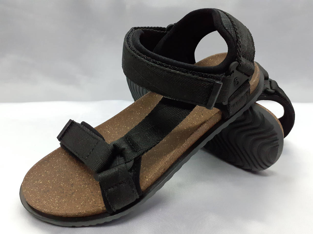 

Стильные комфортные туристические чёрные сандалии Bertoni 42, 28, Черный