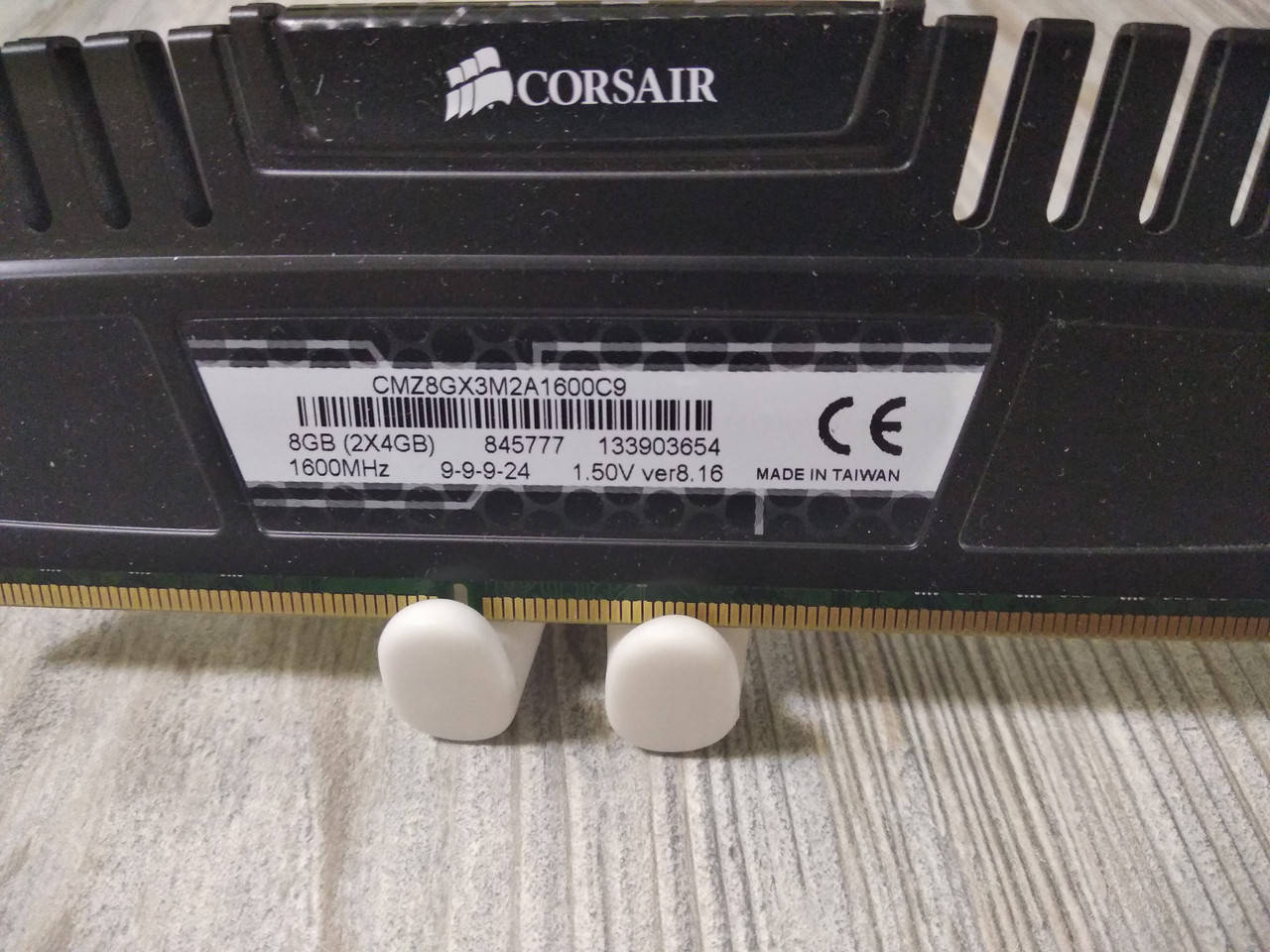 

Игровая оперативная память 4gb CORSAIR VENGEANCE DDR3-1600Mhz PC3-12800U (Intel/AMD)