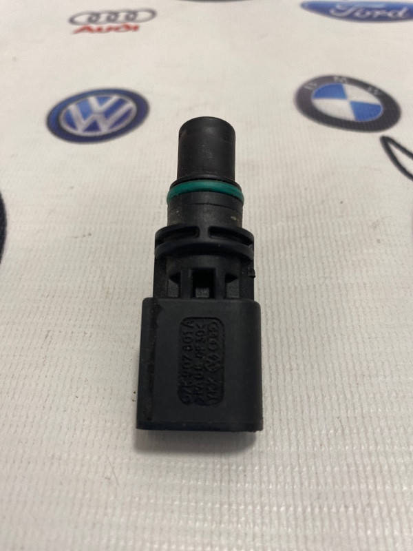 

Датчик положения распредвала Volkswagen Passat B7 (б/у) 07K907601A