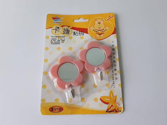 

Крючок, держатель для полотенца на липучке "Зеркало" в наборе 2 штуки 5,5 * 5 cm., Разные цвета