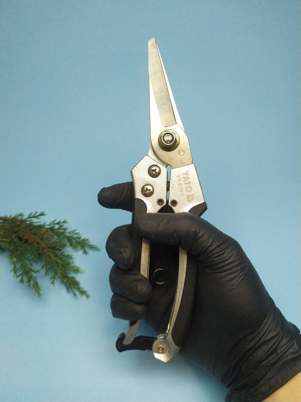

Секатор садово-гордний Yato 8791 (20мм среза)