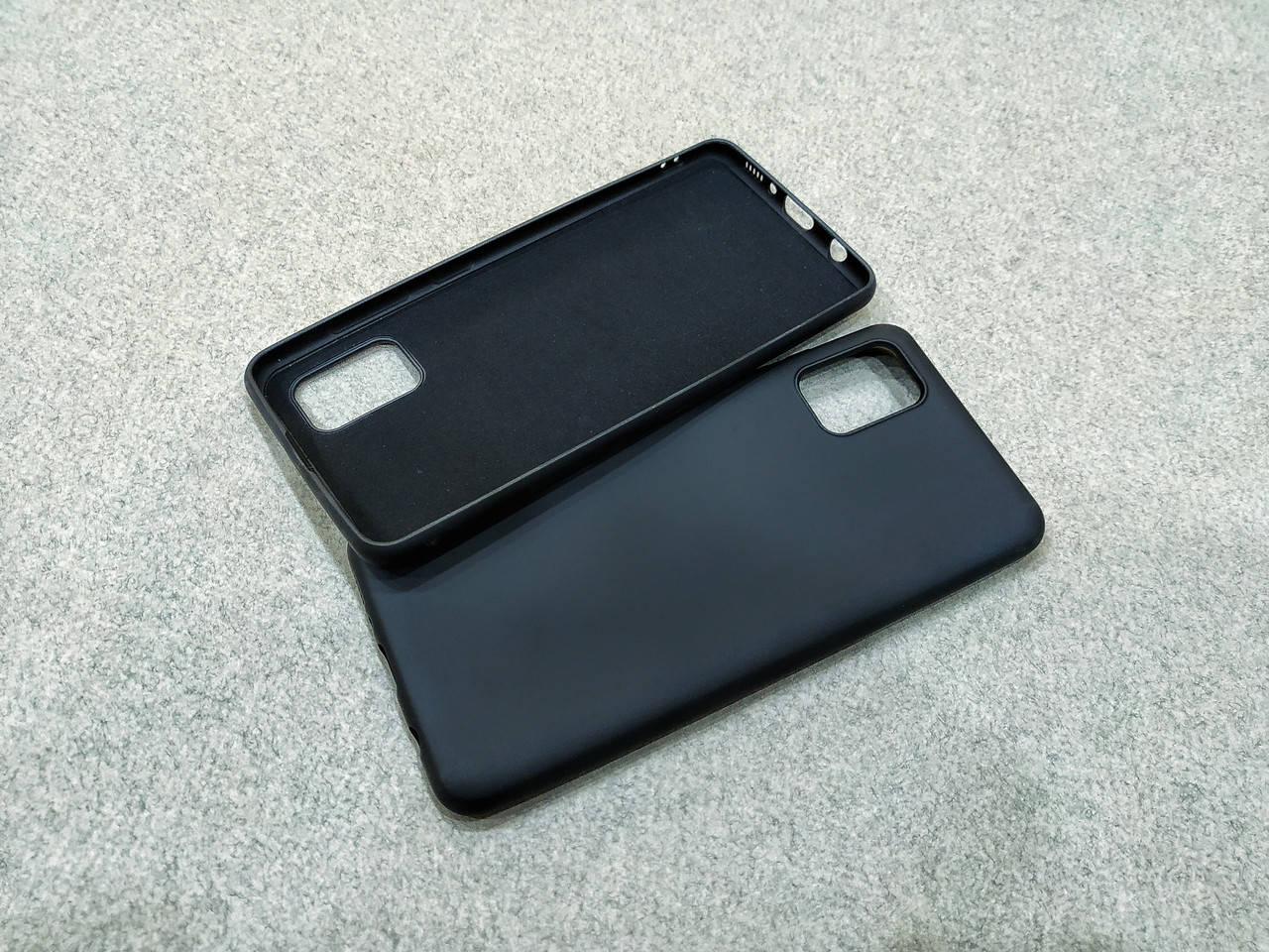 

Силиконовый чехол с микрофиброй для Samsung Galaxy A41 черный матовый