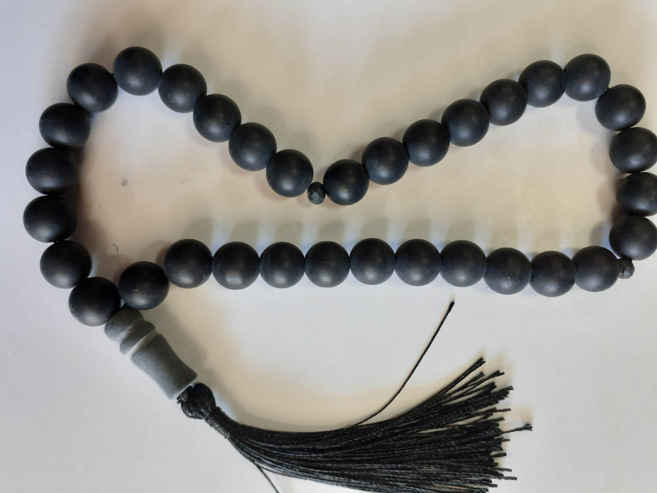 

Четки Шунгит 33 бусины d-12мм