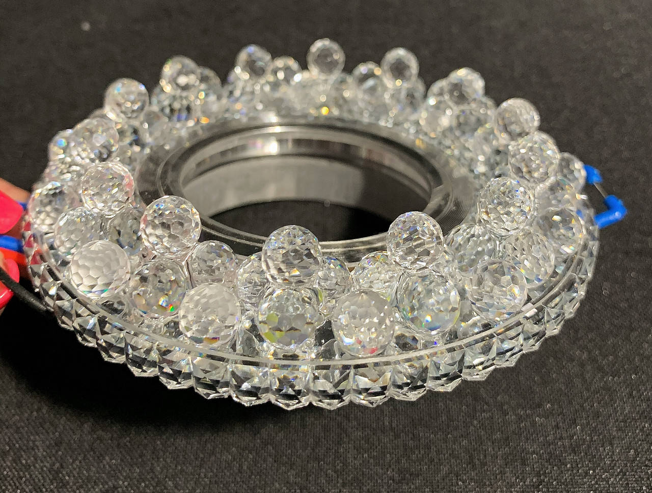 

Хрустальный точечный светильник со встроенной LED подсветкой