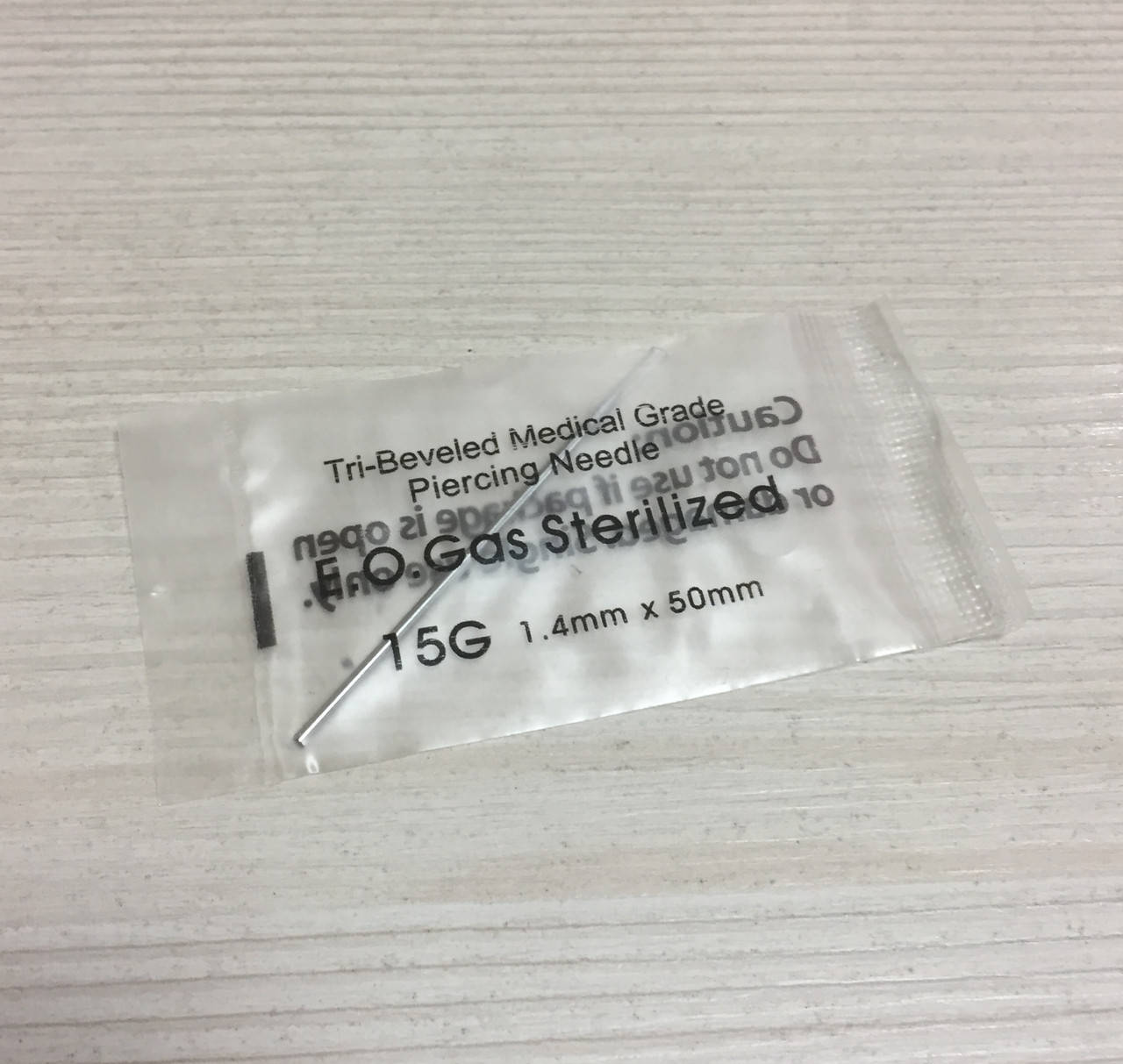 

Игла для пирсинга 15G ( 1.4mm x 50m )