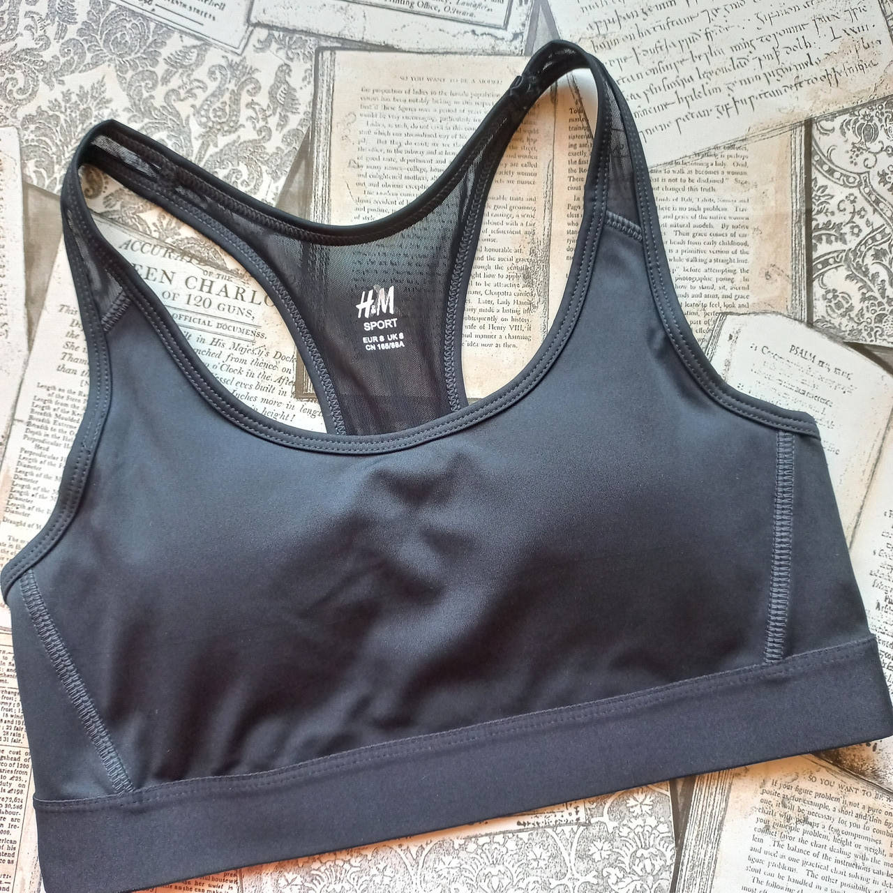 

Бюстгальтер спортивный топ 70В 75А-В H&M, Черный