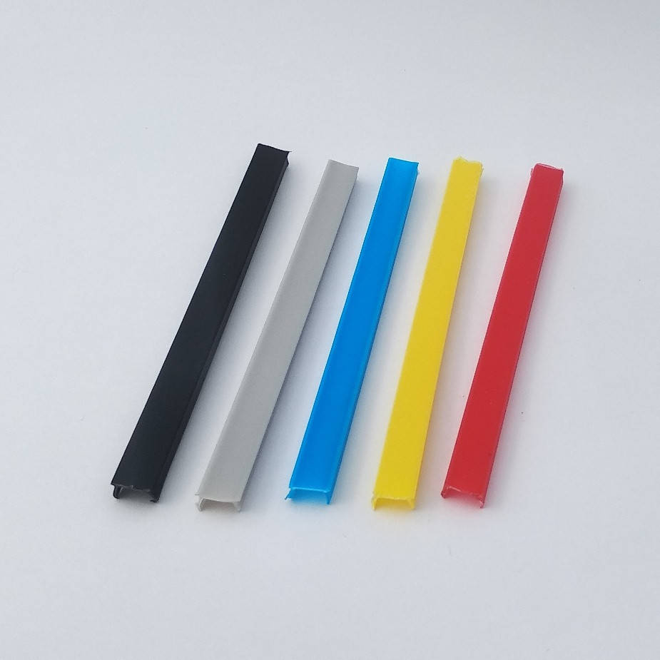 

Заглушка лінійна під паз 6мм, червоний пластик (станочный алюминиевый профиль)