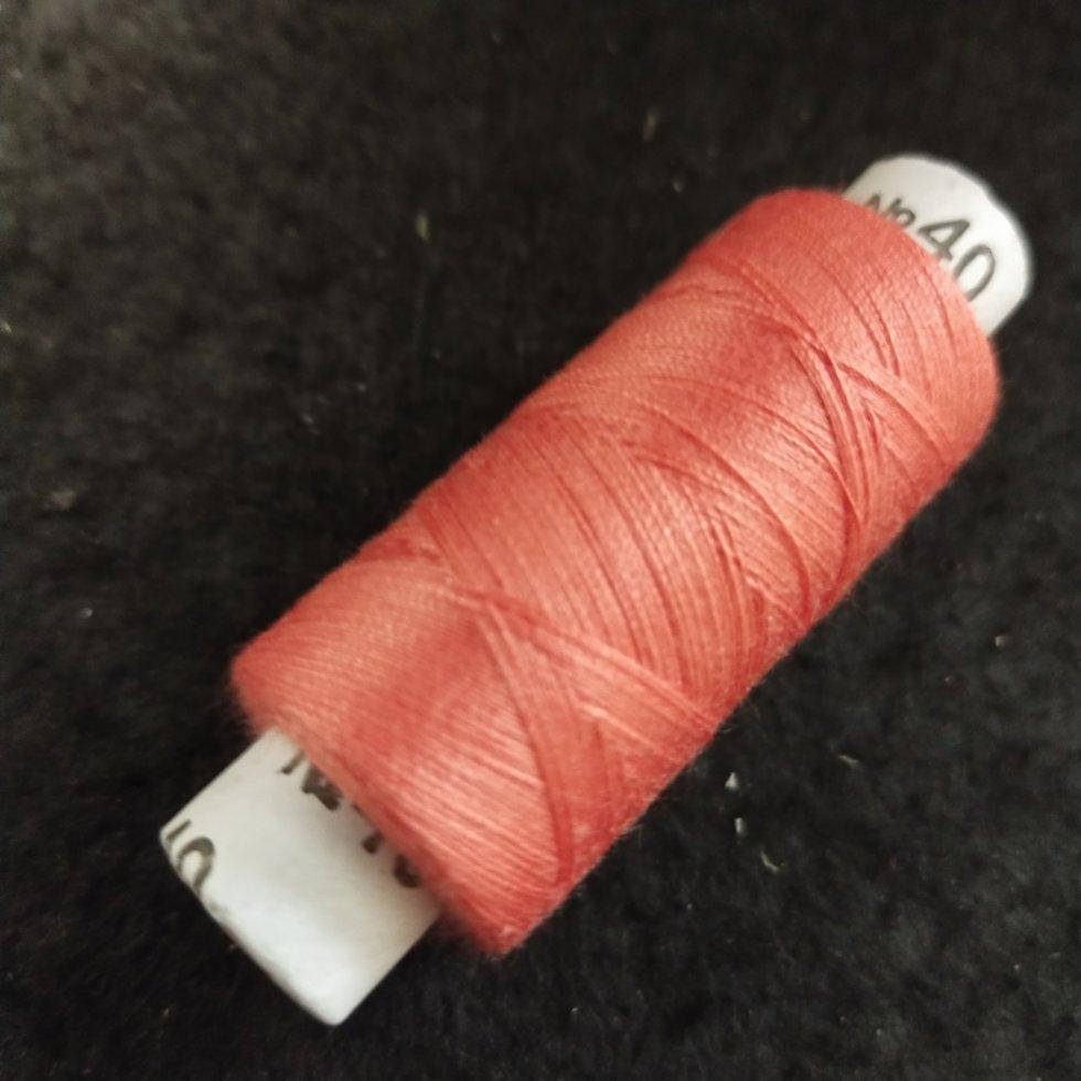 

151 Нитки в катушках, швейные 100 полиэстер 40/2 (боб 200м)