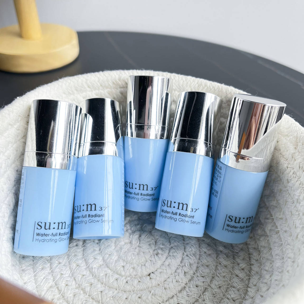 

Su:m37 Waterfull Radiant Hydrating Glow Glow Serum 8 ml.