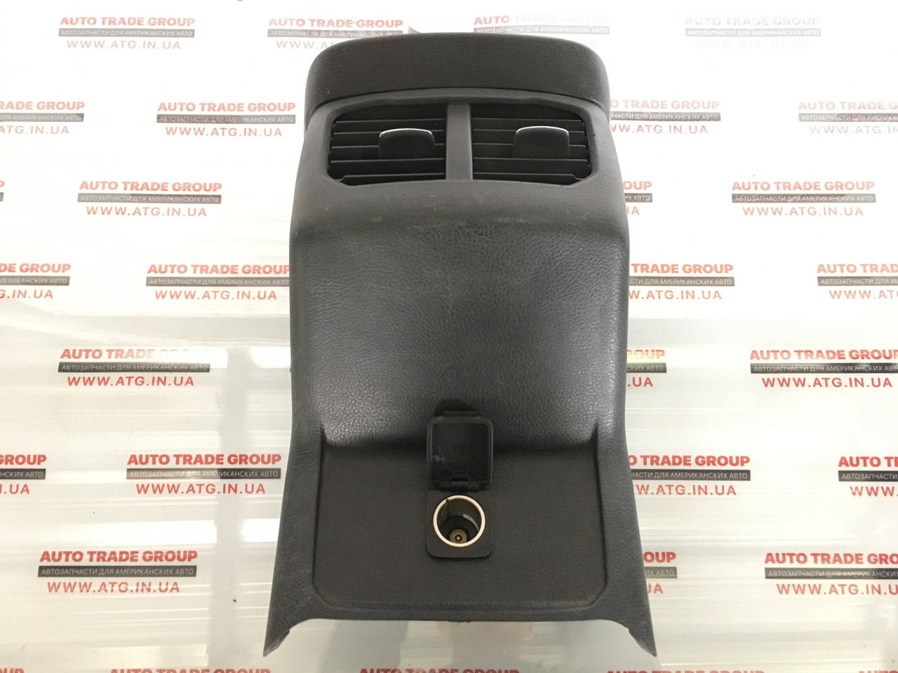 

Накладка центральной консоли задняя Ford Fusion 2013-16 оригинал б/у DS73-F045A12-PIA