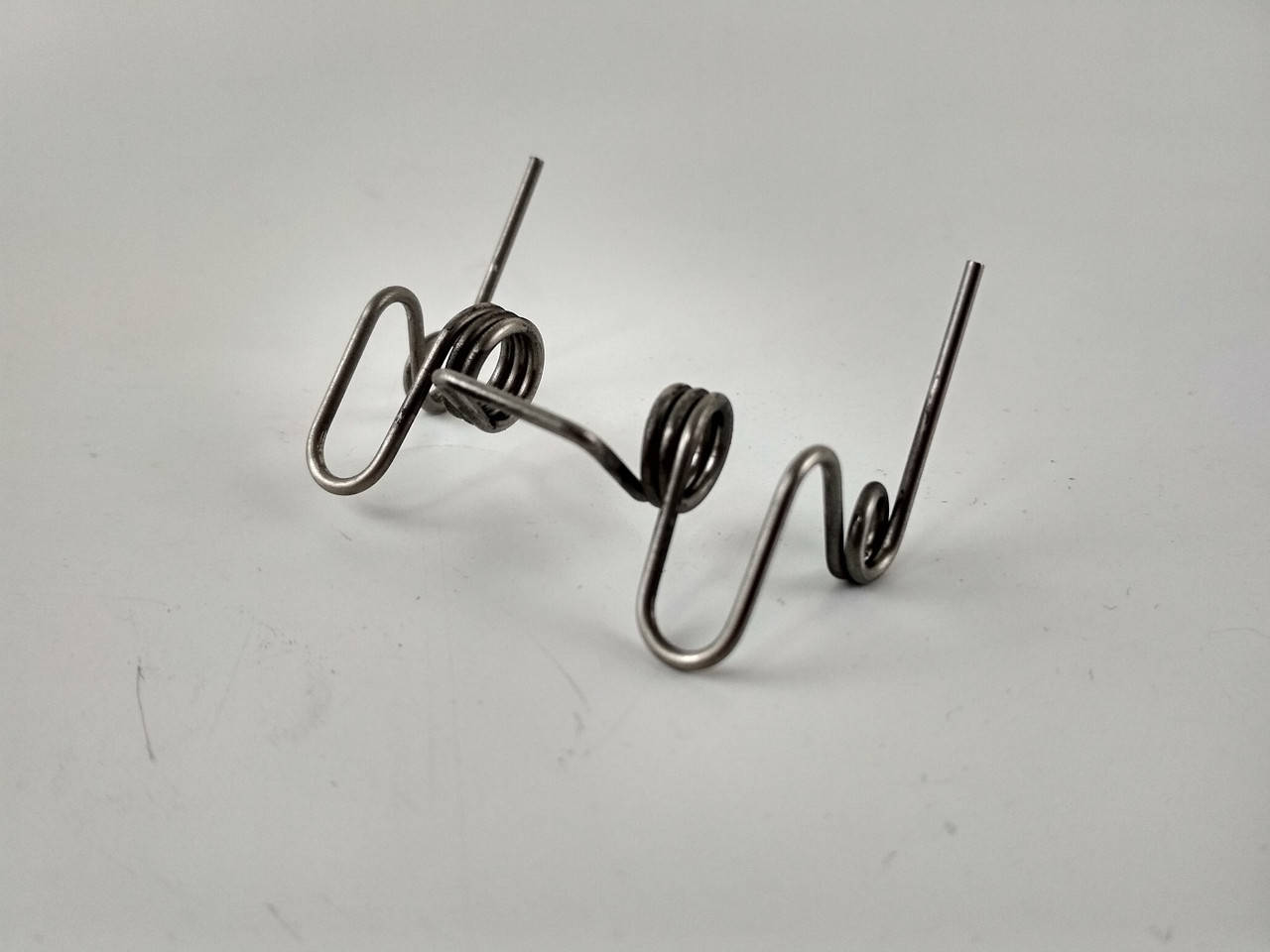 

481071423931 Пружина двери люка СМА Whirlpool б/у