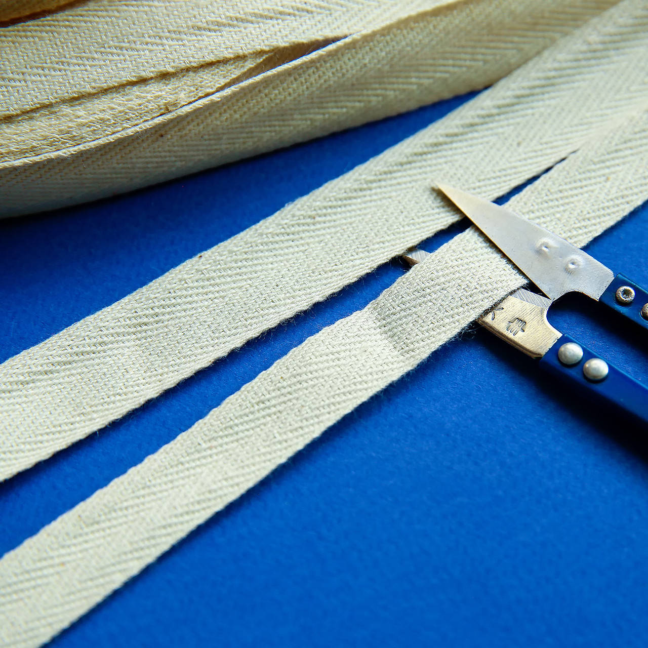 

Киперная лента ХБ / цвет светло-кремовый / ширина 1,5 см / бобина 50 ярдов (45 м) / заказ от 1 м, Бежевый