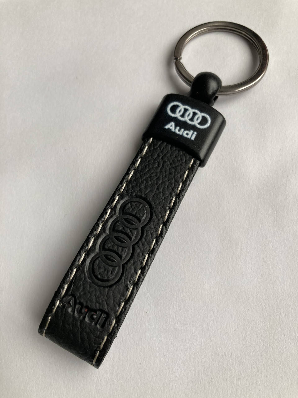 

Брелок Audi, Черный