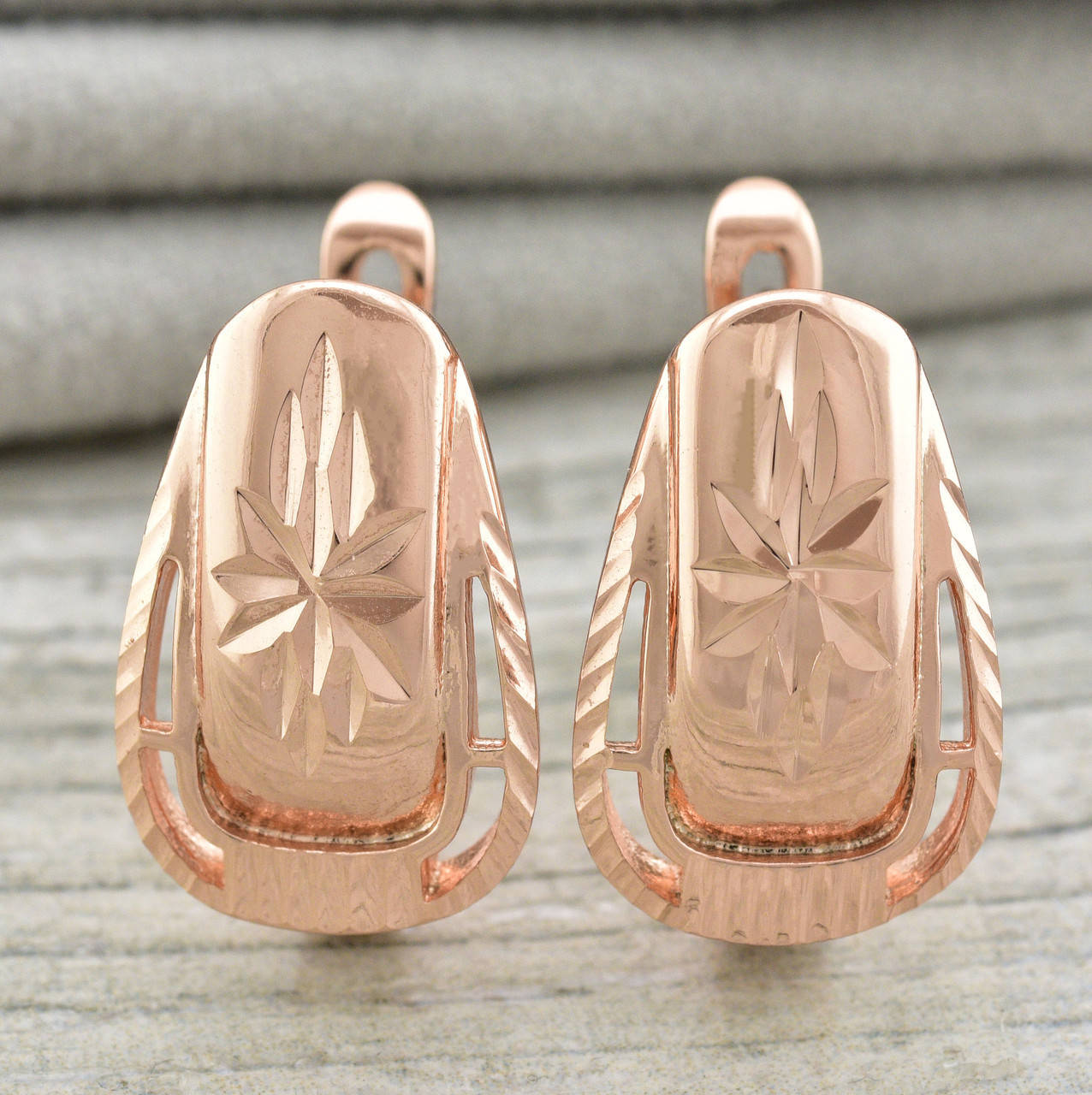 

Серьги Xuping 23654РО размер 20х13 мм вес 5.8 г позолота РО