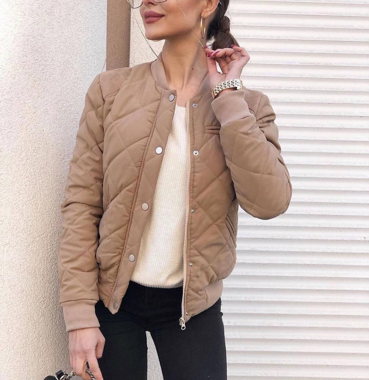 

Женская куртка. Ткань синтепон 150. Размер 42-44 44-46. Цвета как на фото.