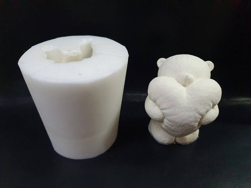 

Молд силиконовый 3D Мишка с сердцем №4