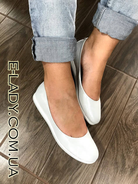 

Балетки белые из натуральной кожи