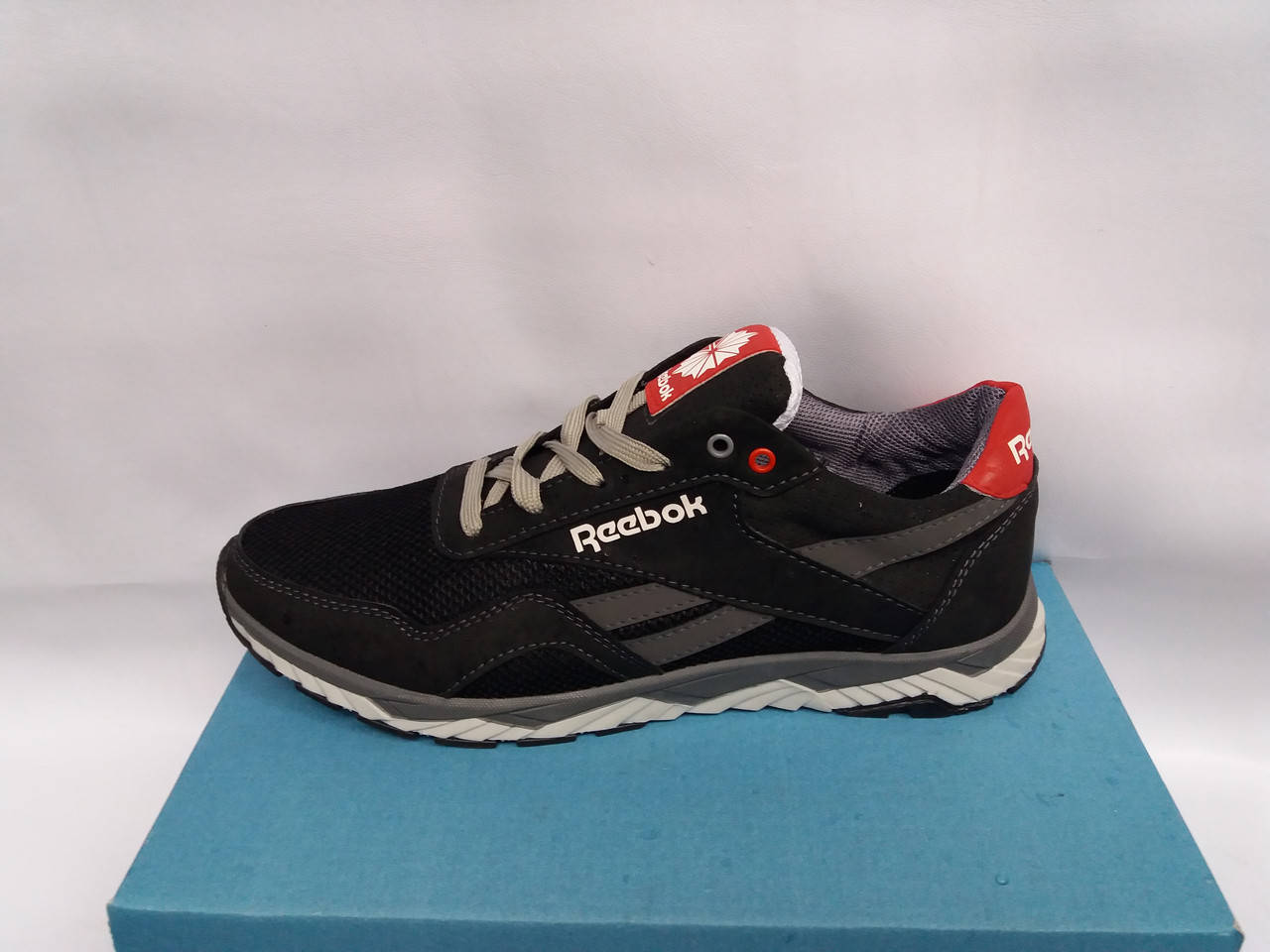 

Кроссовки мужские черные с серым Reebok МС25144, Черный